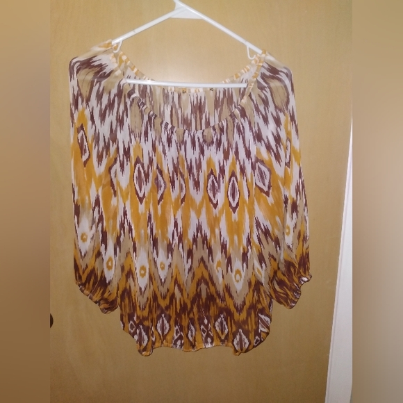 Tops - 🦋 Boho Style Blouse Size Medium